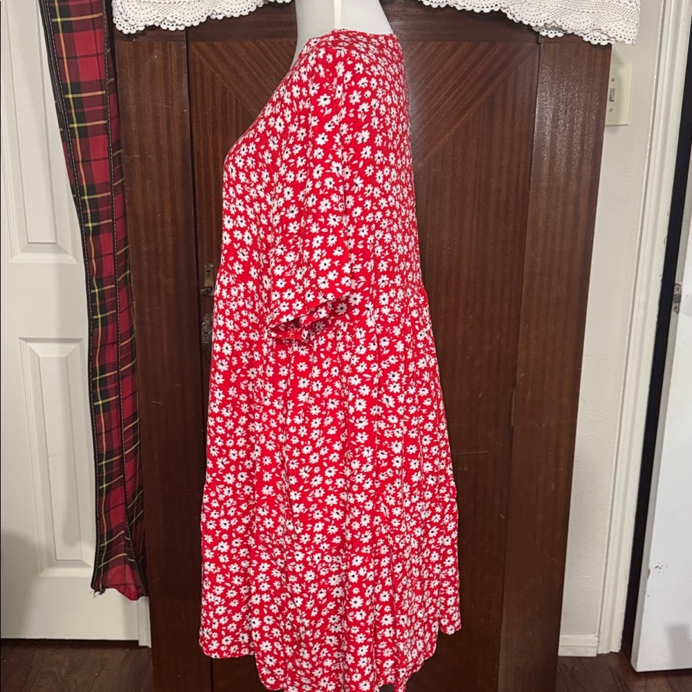 Red Floral Dress Chances R - Picture 4 of 5